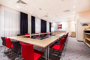 ibis Warszawa West Station