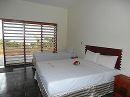 Funky Fish Beach & Surf Resort - Hostel