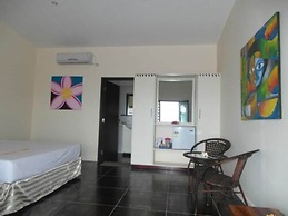 Funky Fish Beach & Surf Resort - Hostel