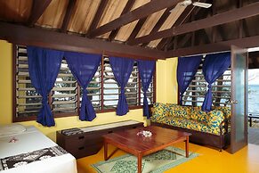 Funky Fish Beach & Surf Resort - Hostel