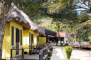 Funky Fish Beach & Surf Resort - Hostel