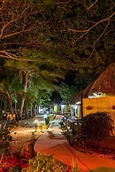 Funky Fish Beach & Surf Resort - Hostel