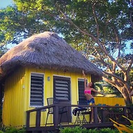 Funky Fish Beach & Surf Resort - Hostel