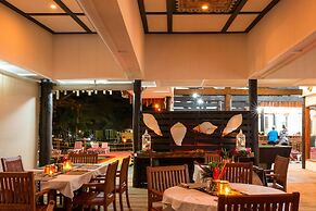 Funky Fish Beach & Surf Resort - Hostel