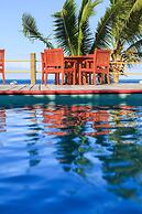 Funky Fish Beach & Surf Resort - Hostel