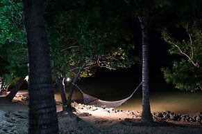 Funky Fish Beach & Surf Resort - Hostel