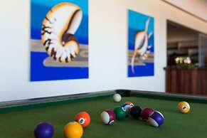 Funky Fish Beach & Surf Resort - Hostel