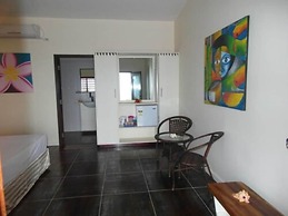 Funky Fish Beach & Surf Resort - Hostel