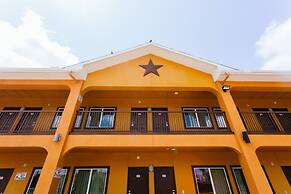 Moonlight Suites - Houston George Bush Intl Airport