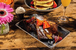 Kimpton Hotel Palomar Phoenix Cityscape by IHG