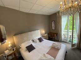 BRIT HOTEL & SPA Le Roc au Chien