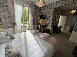 BRIT HOTEL & SPA Le Roc au Chien
