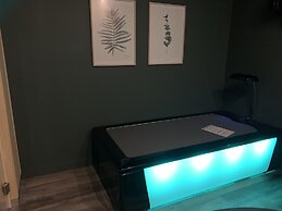 BRIT HOTEL & SPA Le Roc au Chien