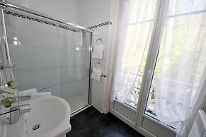 BRIT HOTEL & SPA Le Roc au Chien