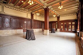 Hotel at the Lafayette Trademark Collection by Wyndham