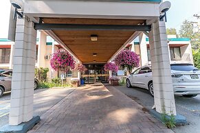 Prestige Riverside Lodge