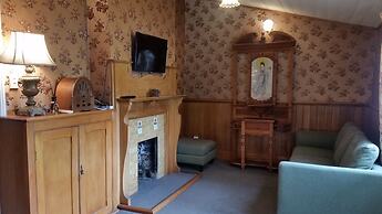 Designer Cottage B&B