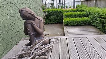 Designer Cottage B&B