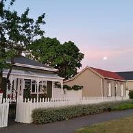 Designer Cottage B&B