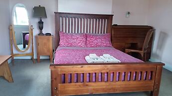 Designer Cottage B&B