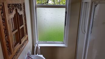 Designer Cottage B&B