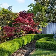 Designer Cottage B&B