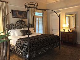 Historic Michabelle Inn