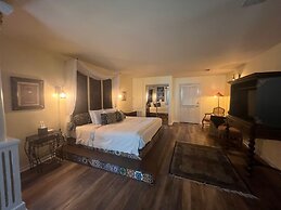 Historic Michabelle Inn