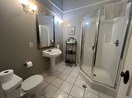 Historic Michabelle Inn