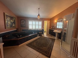 Historic Michabelle Inn