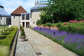 Canterbury Cathedral Lodge