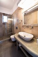 Tarsa Studios & Apartments