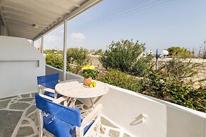 Tarsa Studios & Apartments