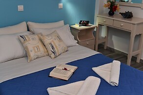 Tarsa Studios & Apartments