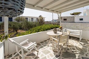 Tarsa Studios & Apartments