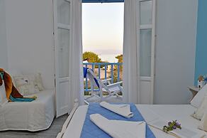 Tarsa Studios & Apartments