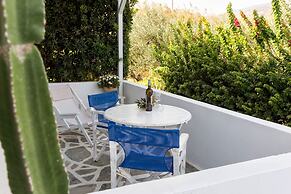 Tarsa Studios & Apartments