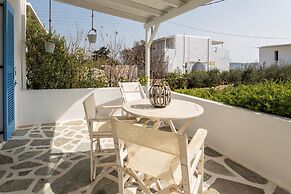 Tarsa Studios & Apartments