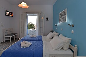 Tarsa Studios & Apartments