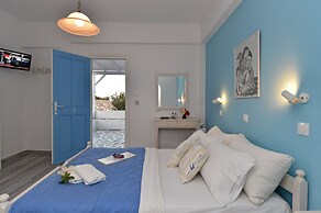 Tarsa Studios & Apartments