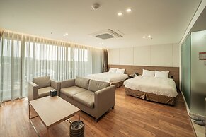 Raon Hotel & Resort