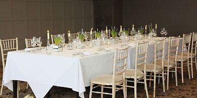 Red Hall Hotel