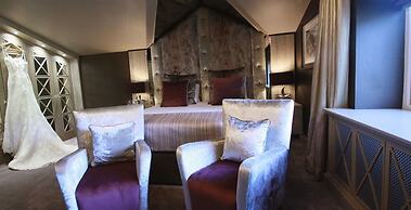 Red Hall Hotel