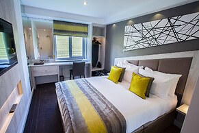 Red Hall Hotel