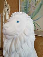 Friendly Venice Suites