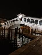 Friendly Venice Suites