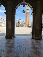 Friendly Venice Suites