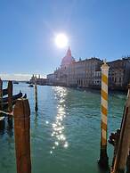 Friendly Venice Suites