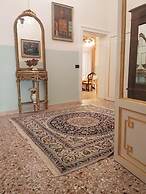 Friendly Venice Suites