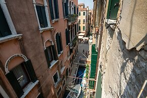 San Polo Canal View Apartments